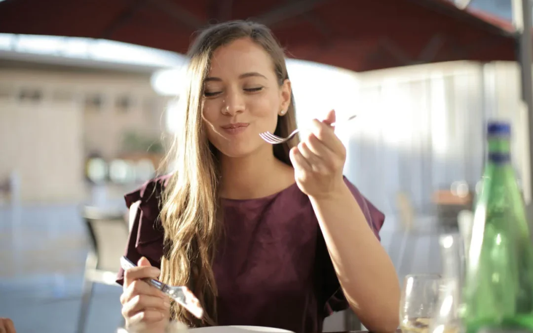 Lo que comer despacio hace por tu mente (y tu digestión)